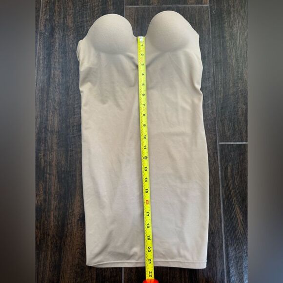 Victoria’s Secret Power Nude Strapless Shapewear Slip - Picture 10 of 10